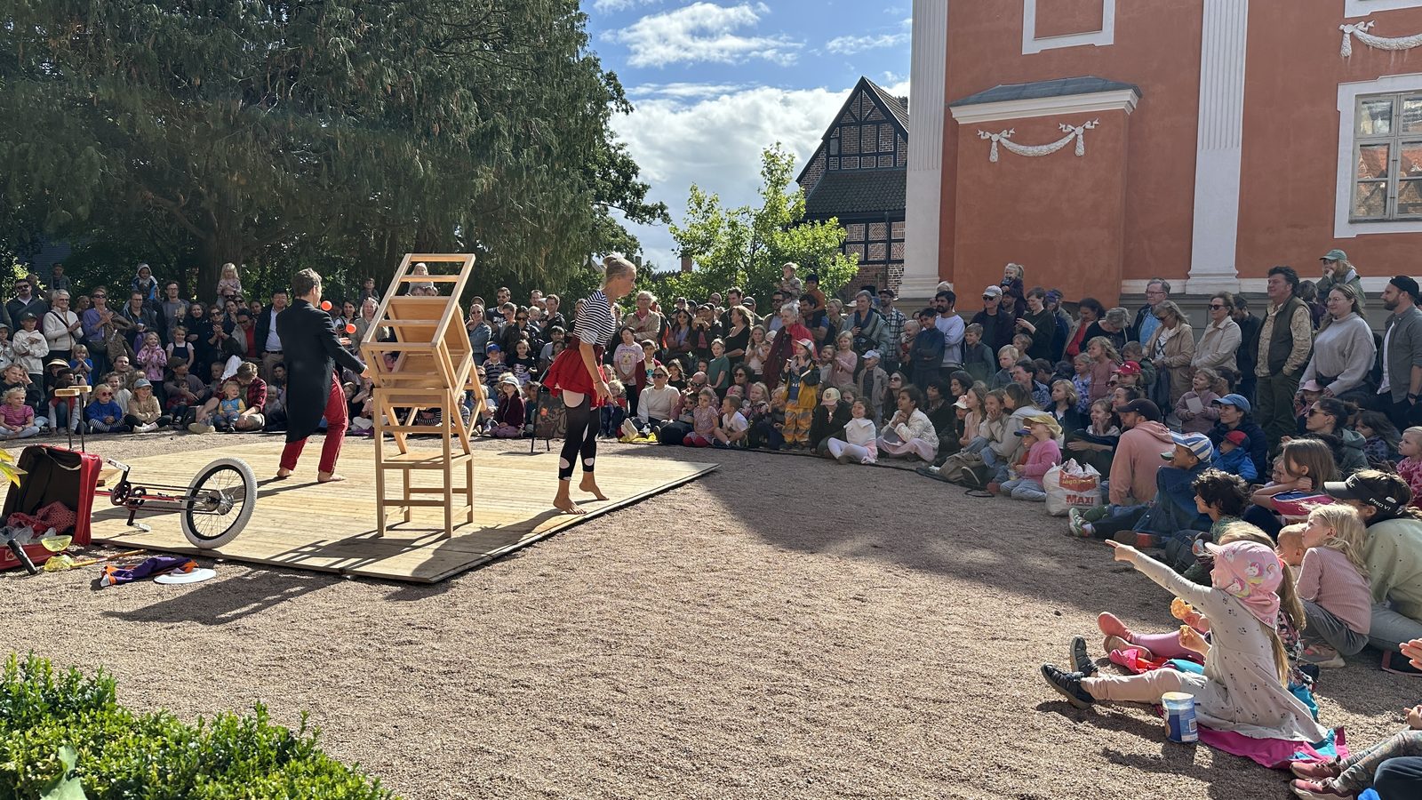 Balansera Mera på Barnens dag, Kulturen